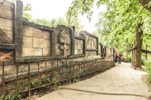 Himalayan wall imitation made with shotcrete - ZOO Lešná